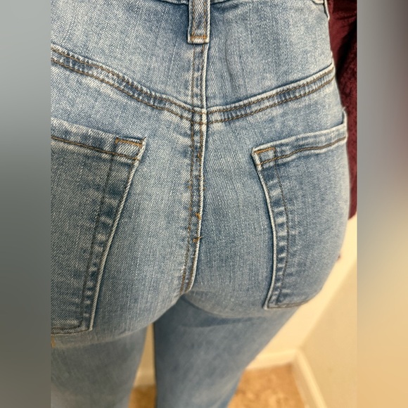 Forever 21 High Rise Blue Jeans Classic Fit - Picture 3 of 5